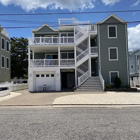 Welcome To Your Dream Vacation Rental In The Heart Of Peahala Park, Just Steps Away From The Pristine Beaches Of The Ocean Block,,